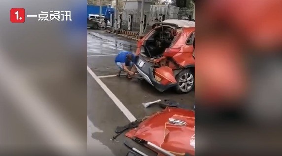 北汽新能源汽車冒煙遇水又爆炸 電動車起火該怎么做？(圖3)